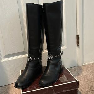 MK BEAUTIFUL LEATHER BOOTS 8 1/2 M
